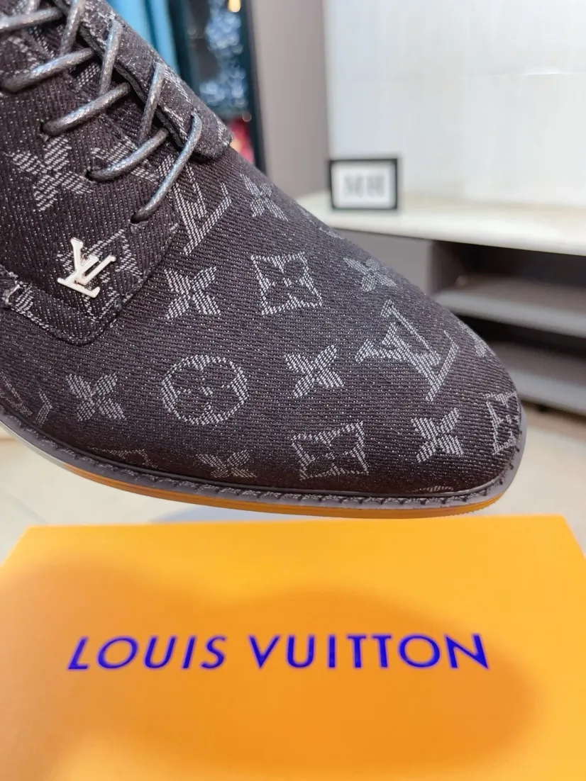Ex-factory price 720🌹🌹High version [LV] Louis Vuitton's popular casual leather shoes🎖Fashionable and elegant🎖🎖Material: Original imported open-edge beaded cowhide, washed cowhide leather lining, original open-molded rubber outsole, high-end and classy, ​​elegant quality, instantly transforming into a handsome man ❤❤Standard\nNumber: 38-44
